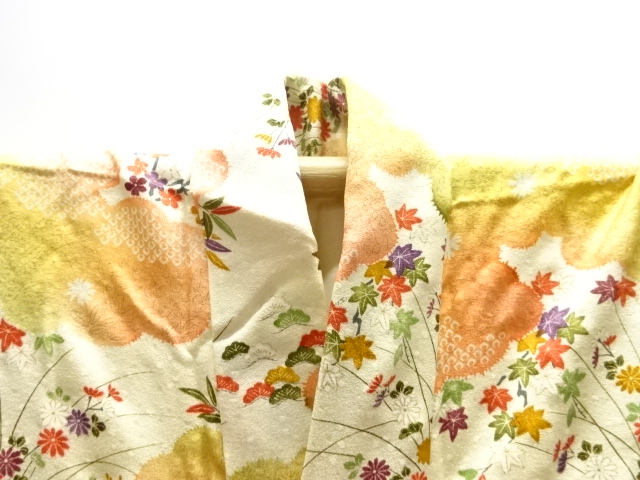  未使用品　雲に草花模様小紋着物